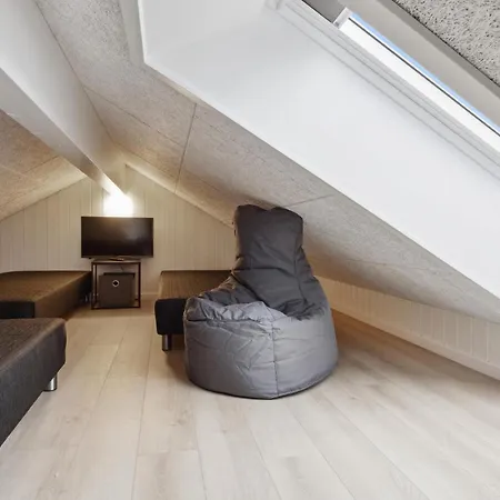 Aqua 242 Holiday home