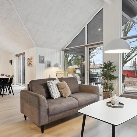 Aqua 242 Holiday home *